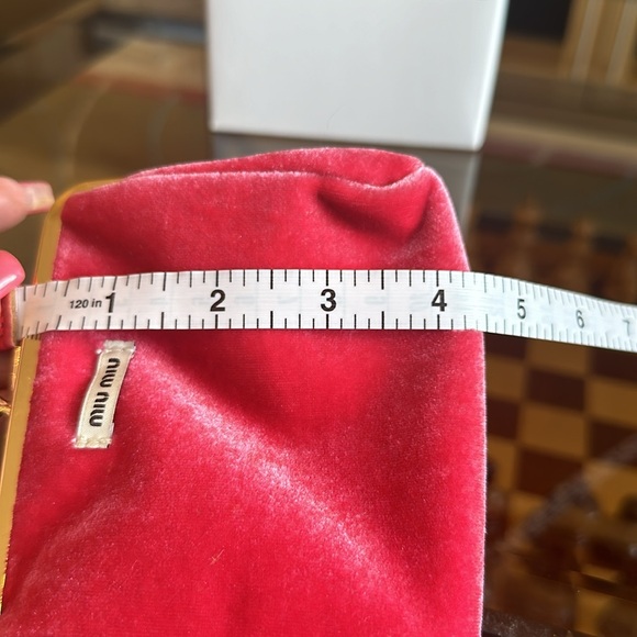 NIB MIU MIU PINKISH KISSLOCK COIN PURSE 4.5 X 4.5 VELVETY FEEL - Picture 10 of 10